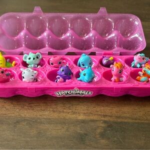 Hatchimals Collectibles Pink Egg Carton with Figures